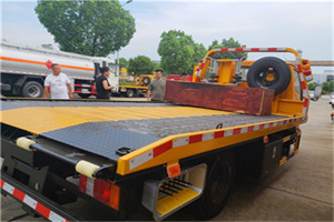 东单附近拖车电话号码服务